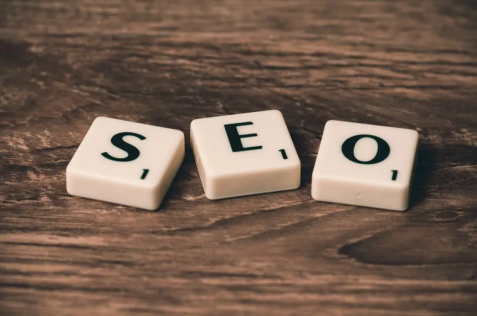 estrategia de posicionamiento seo vs sem